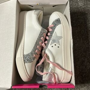 Hey Girl by Corkys sneakers